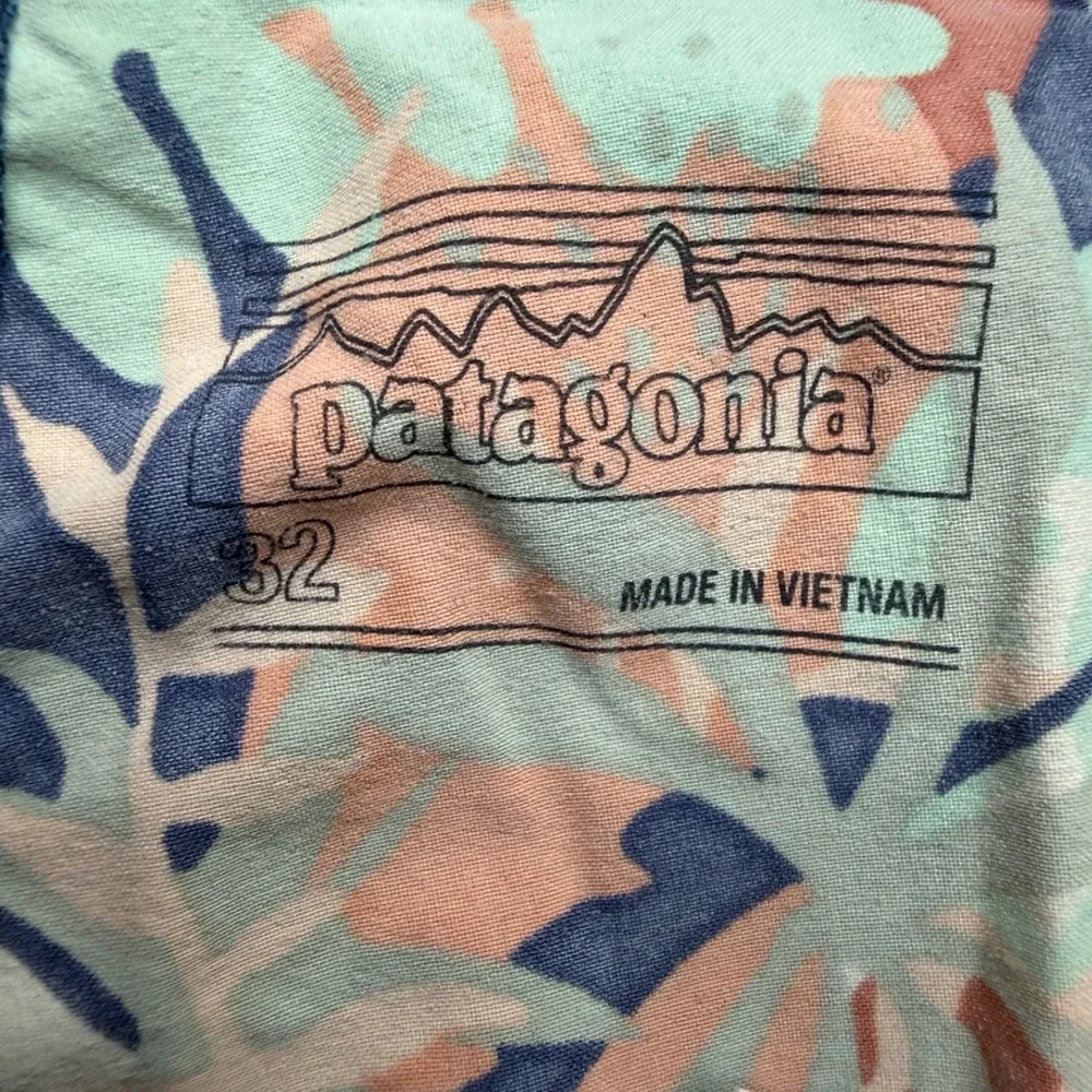 Patagonia Men's Board‎ Shorts Size 32 Tropical Floral Print Swim Trunks